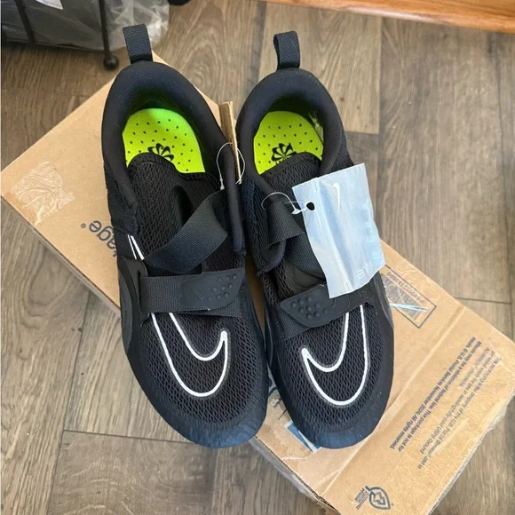 Nike’s Men cycling shoes with SPD attachments - Picture 2 of 2